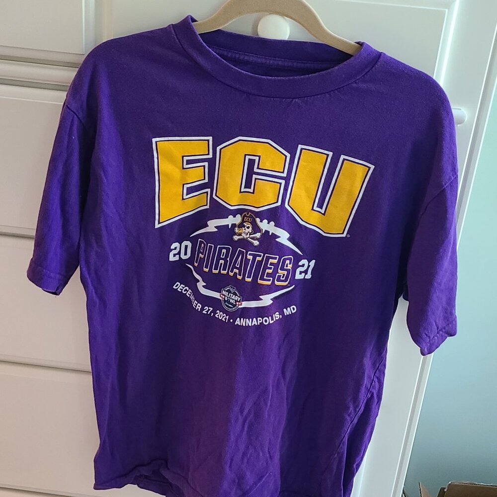 East Carolina University 2021 Military Bowl T-Shirt Large